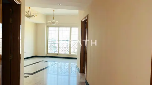 2 BHK | WELL MAINTAINED FAMILY BUILDING | READY TO MOVE | COVERED PARKING