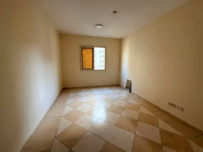 غرفه وصاله / مساحات واسعه/ بلكون اطلاله مفتوحه/ مبني متجدد بالكامل/ سكن عائلي/قريب بنك المشرق