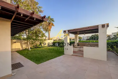 Lake View | Fully Upgraded | Prime Location