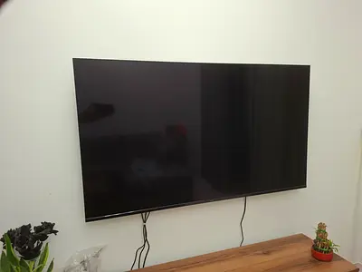 Wall-mounted LED TV — Good working condition
