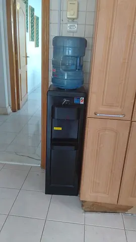 💧 2. Midea Top Loading Water Dispenser (YL1917SAE-BK)  
💰 180 AED