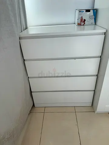 White 5-drawer dresser, good condition