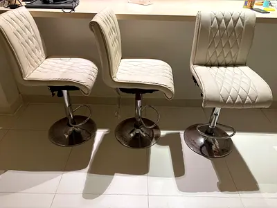 Set of 3 white adjustable swivel bar stools