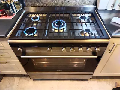 Siemens heavy duty Top Gas Oven Electric Cooker Range. 90Cm. Made Italy