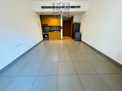 Luxury Studio apartment with balcony available for Rent:40k