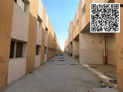 للإيجار – سكن عمال في الجرف  – عجمان للشركات فقط | جاهز للتسليم 30 مارس  المواصفات: عدد الغرف: 153 غرفة مجهزة بالكامل سعة الغرفة: 6 أشخاص