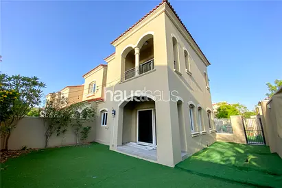 Vacant | Casa Dora | End-Unit