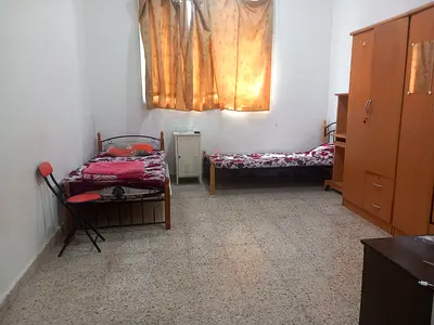 Accommodation available for Male OR Female Executive Bachelors or couples