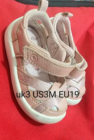 Baby girl shoes all pairs in20 aed