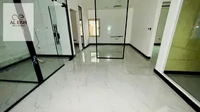 Spacious 1040 Sqft Commercial Space | |parking |OudMetha