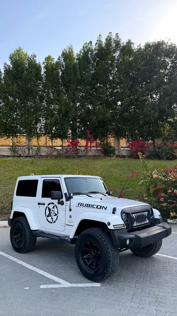 Jeep Wrangler 2013 — photo 1 of 9