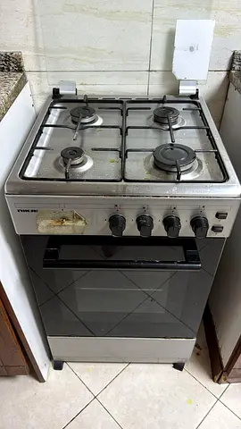 My 4-burner gas cooker with oven — used and working
