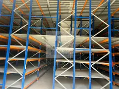 Warehouse with RACKING &amp; toilet for URGENT LEASE !!