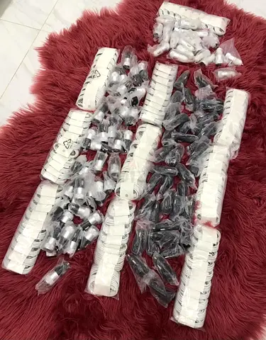 للبيع جملة: 99 طقم شاحن سيارة + كابل Type-C (تصفية كاملة)
Wholesale: 99 Sets Car Charger + Type-c