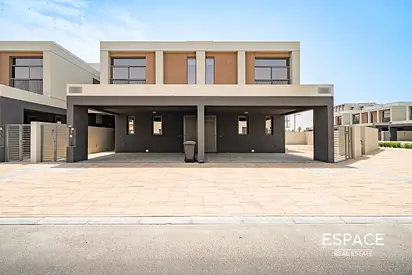 End Unit | Single Row | Vastu | Vacant