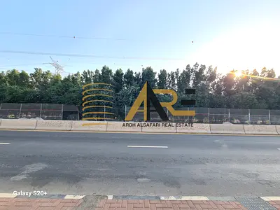 spacious warehouse for storage on the ring road in industrial area 17 Sharjah