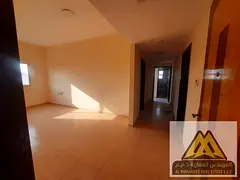Three-bedroom apartment with a master living room , three bathrooms, excellent size, natural lightin