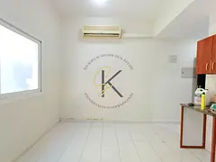 Day of Deal Neat and clean Studio full of family building near by bus stand for contact Babar