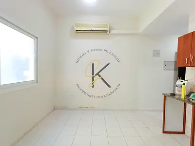 Day of Deal Neat and clean Studio full of family building near by bus stand for contact Babar