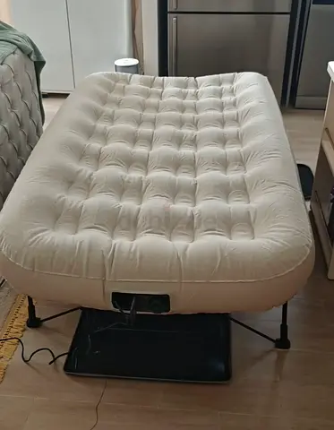 Self inflating Bed 1m x 2m Air Mattress with Wheeled case