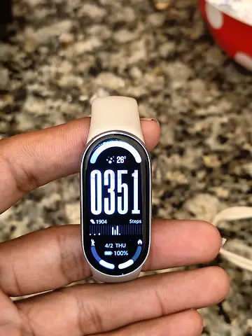 Xiaomi band 10 tracker smart band with AMOLED display - working