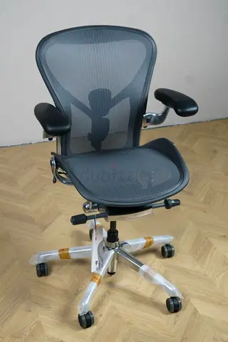 Fully Adjustable Remastered Version V2 Herman Miller Aeron Graphite Polished Aluminium Frame Chair