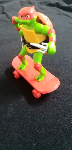 TMNT Turtle Action Figure with Skateboard – Used, Good Condition