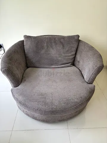 Large Round Swivel Chair