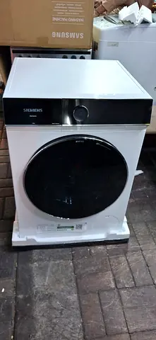 Siemens 9kg washer iq700 series new condition