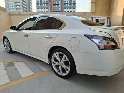 WELL MAINTAINED 2013 FULL OPTION NISSAN MAXIMA GCC LOW KM RTA PASSED IN EXCELLENT CONDITION.