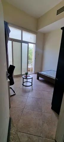 Room for rent in umm Suqeim 2 only for ledy