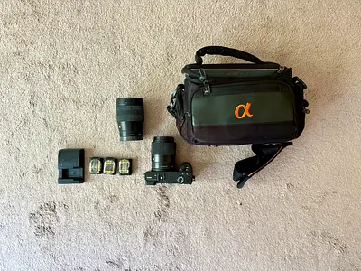 Sony a6500 + 30mm lense + 16mm 1.4 + 3 batteries + charger + Bag