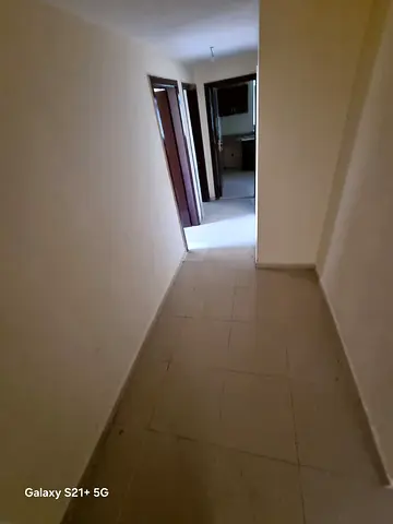 متاح شقة مميزة للإيجار السنوي  🏠 التفاصيل: 🛏 غرفتين نوم 🛋 صالة واسعة 🛠 صيانة مجانية على المالك طوال السنة 🆓 شهر مجاني  📍 الموقع: الشارقة – القاس