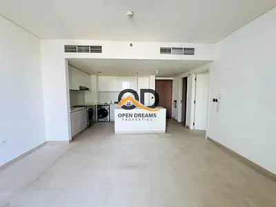 Spacious 1 Bed apartment with Balcony and 2 Washrooms