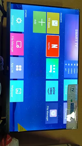 Smart TV with Apps and Features