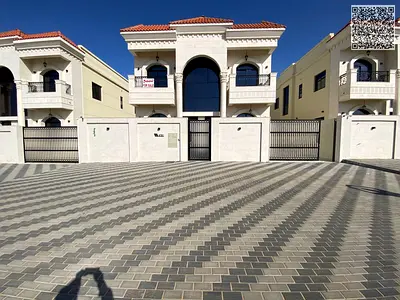 تملك منزل احلامك تصميم كلاسيك مع مسبح خاص مقابل المسجد