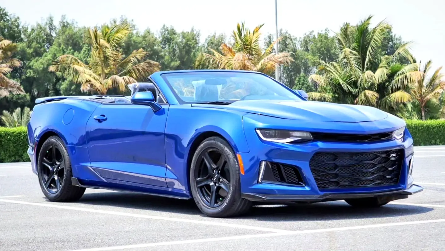 Chevrolet Camaro Convertible 2021 — photo 1 of 13