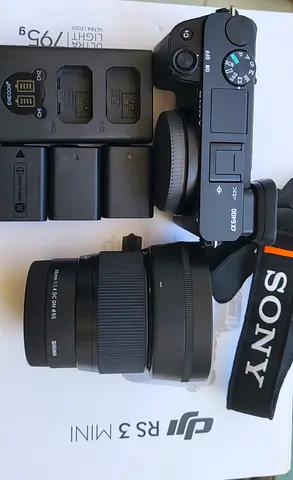 Sony A6400 with Lens + Dji ronin rS3 mini gimble