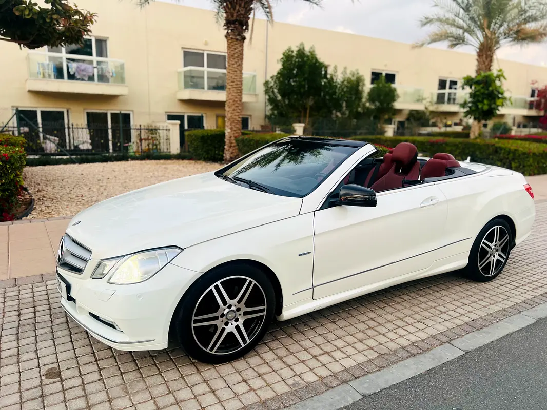Mercedes-Benz E-Class 2013 — photo 1 of 7