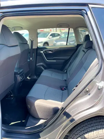 2025 Toyota RAV 4 — миниатюра 12