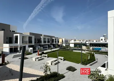 Spacious Townhouse | Single Row | Best Location