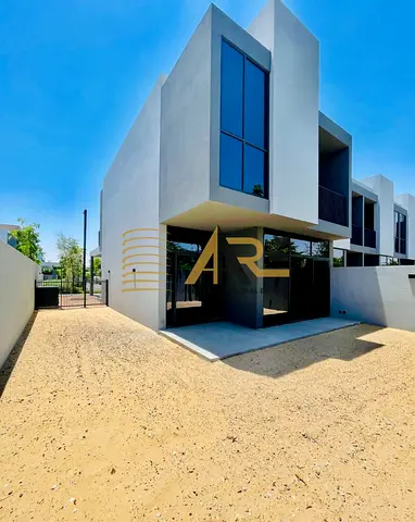 Corners Unit Spacious 3BR Townhouse with Maid room and parkig available in Massar by Arada