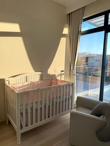 Pottery Barn Crib - Catalina 3 in 1 convertible