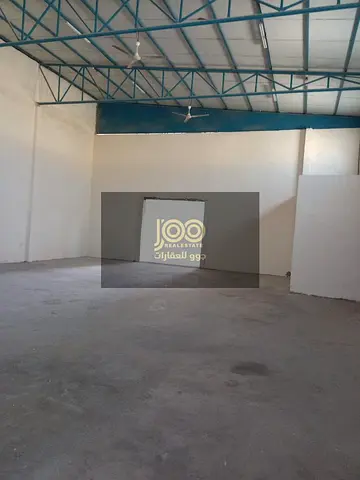 A warehouse for rent with an area of 2500 square feet offering an excellent option for businesses looking for a practical and efficient space suitable