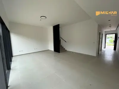 MOVE IN Now | CORNER UNIT | Payable in 2 Cheques | High ROI Potential