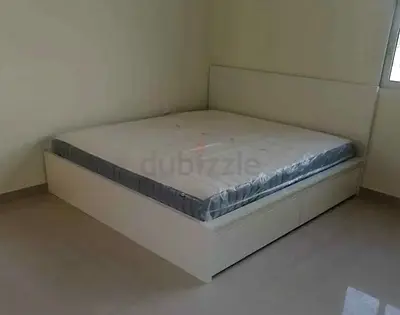 IKEA malam king‑size bed (180 × 200 cm) with 2 storage drawers underneath and an IKEA mattress