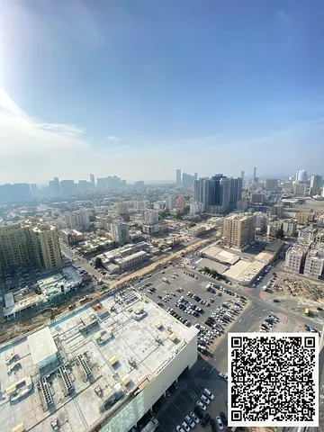 "إطلالة مدينة، خدمات فاخرة، وسعر ممتاز… شقتك الجديدة في أبراج الواحة تنتظرك."