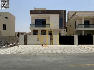 فيلا من المالك مباشر تشطيب شخصي ع شارع رئيسي قريب جميع الخدمات تملك حر لجميع الجنسيات وبدون دفعة مقدمة في أرقي مناطق عجمان..
