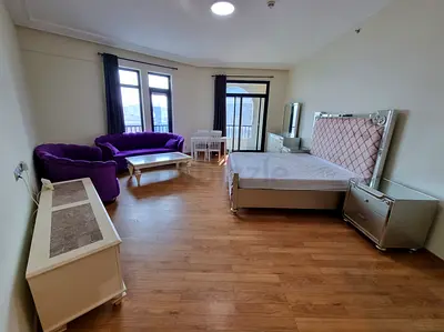 Huge Master Bedroom near Metro Station