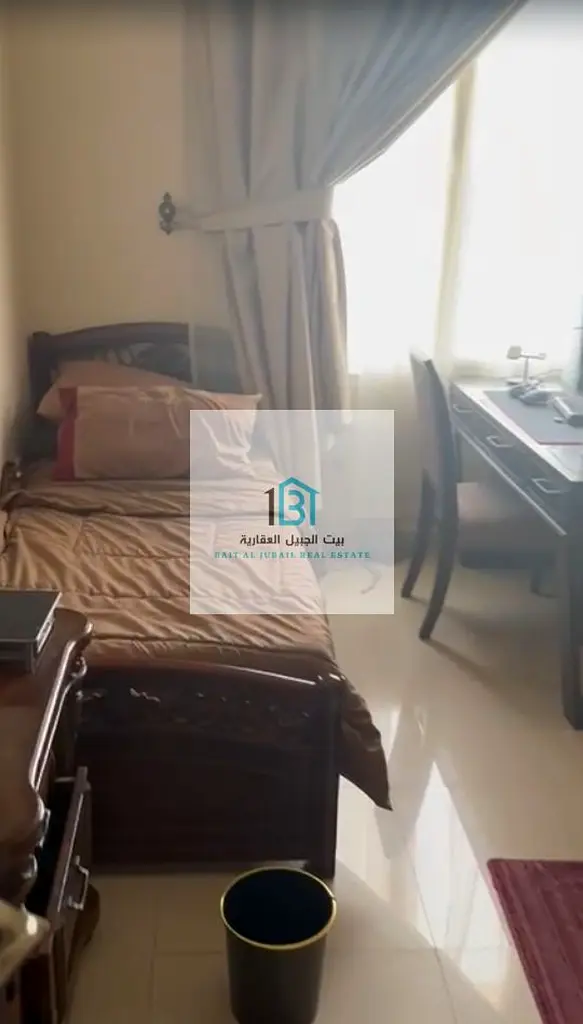 🏡 For Sale – Luxury Villa in Al Hoshi | Prime Location | 10,000 sq ft A stunning villa for sale in Al Hoshi, located on a T-road, with a land area of